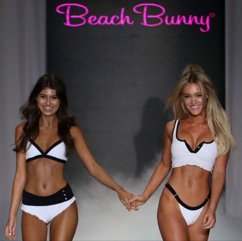 Beach Bunny Swimwear White/Black Presley Skimpy Bikini Bottom B18111B1 NWT SZ M